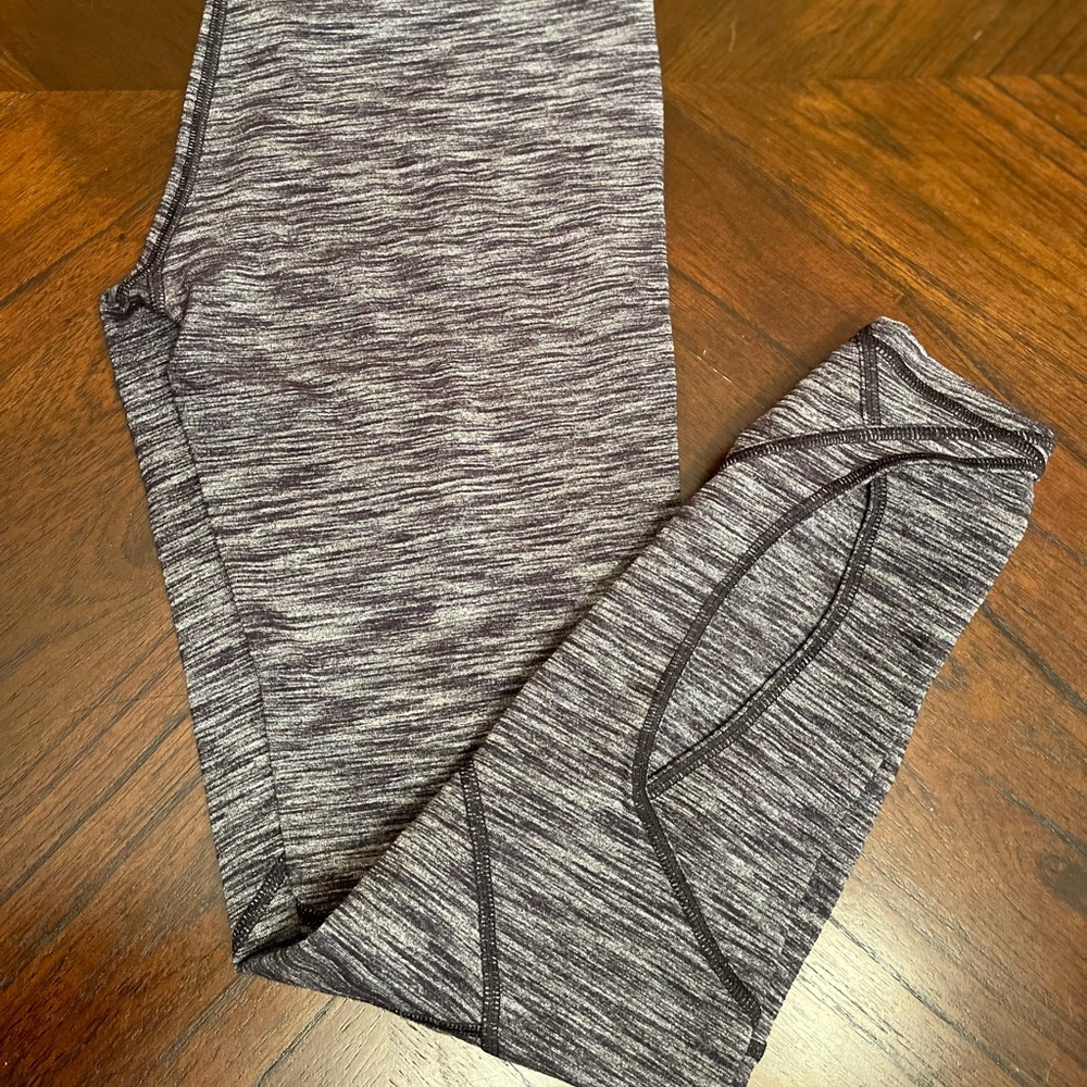 VS full length heather grey leggings key hole cut out never worn size m